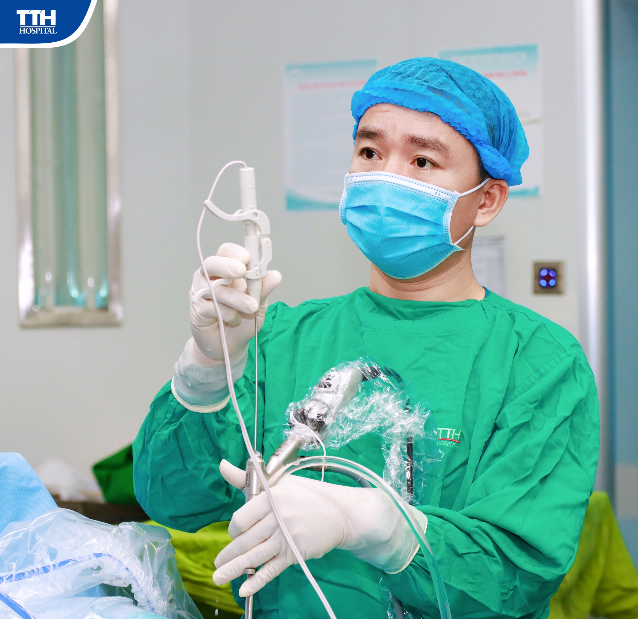 PHẪU THUẬT NỘI SOI CỘT SỐNG - TIÊU CHUẨN VÀNG ĐIỀU TRỊ THOÁT VỊ ĐĨA ĐỆM TẠI TTH HÀ TĨNH