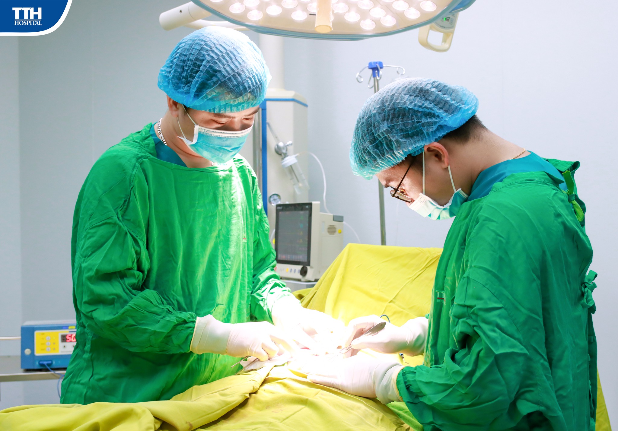 ĐIỀU TRỊ THÀNH CÔNG NHIỀU CA BỆNH KHÓ NHỜ TRIỂN KHAI THƯỜNG QUY KỸ THUẬT PHẪU THUẬT TẠO HÌNH CHUYỂN VẠT DA TẠI TTH HÀ TĨNH