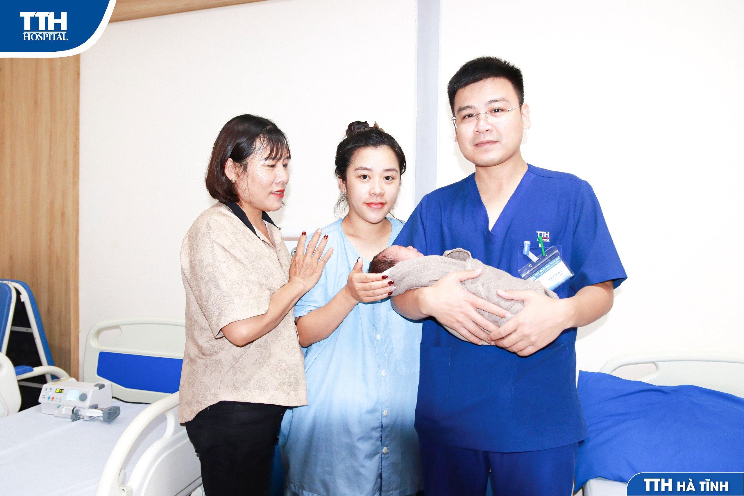 ĐIỀU TRỊ DOẠ ĐẺ NON - ĐỠ SINH THÀNH CÔNG BÉ TRAI NẶNG 2200G CHO SẢN PHỤ BỊ HỞ EO CTC