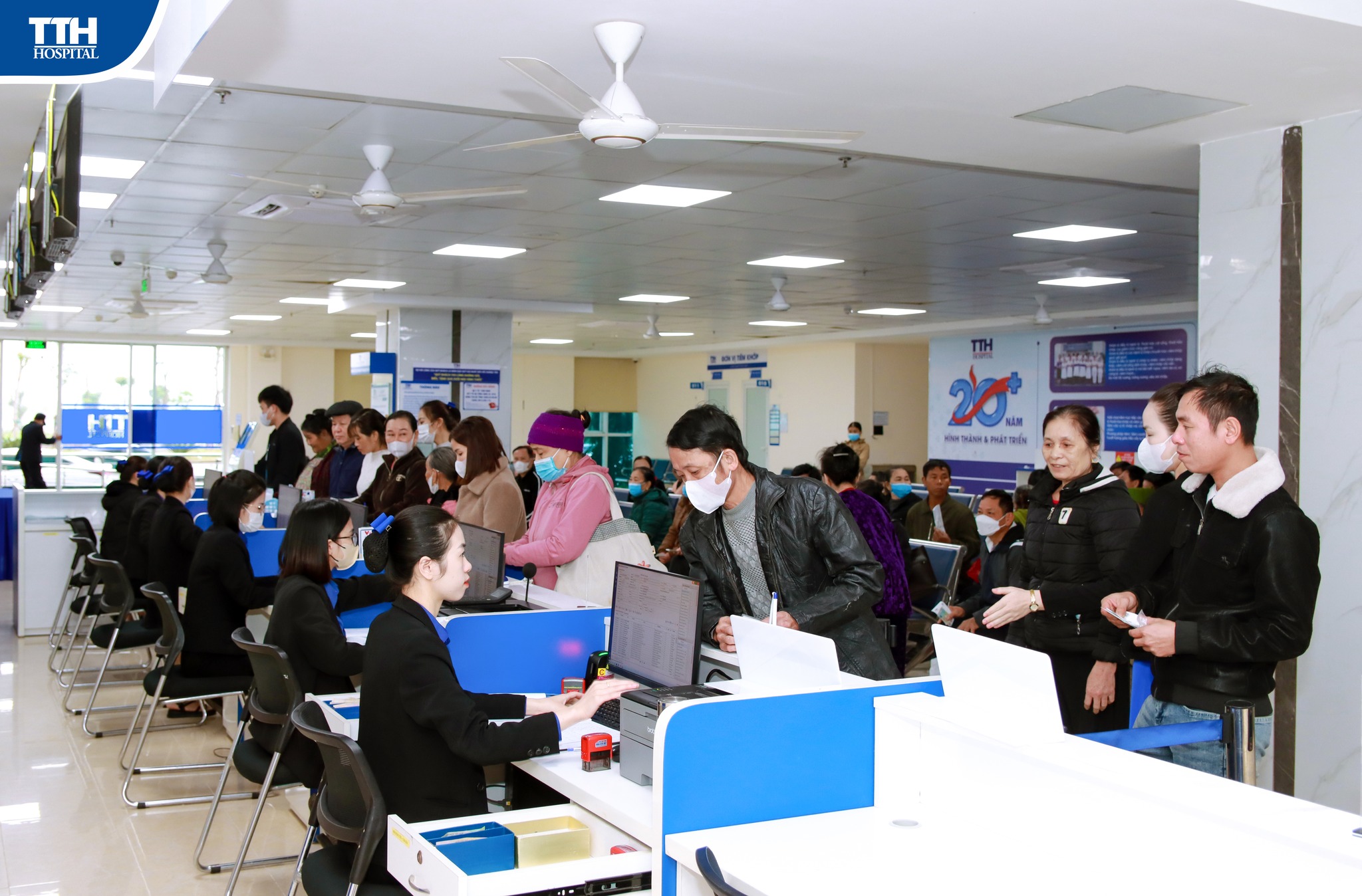 KHÁM SỨC KHỎE ĐỊNH KỲ - HÀNH TRANG ĐÓN NĂM MỚI AN NHIÊN, HẠNH PHÚC TẠI BỆNH VIỆN ĐA KHOA TTTH HÀ TĨNH
