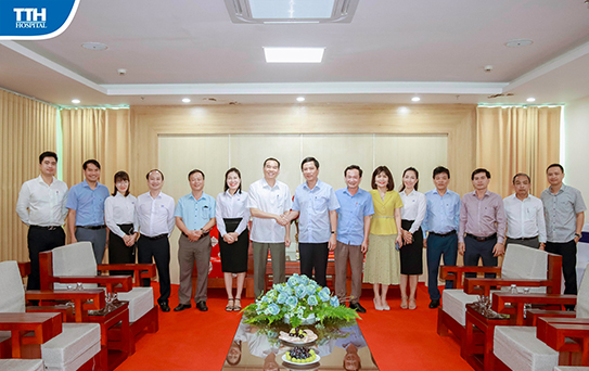 Phó Chủ tịch UBND tỉnh Hoàng Nam làm việc với Công ty cổ phần TTH Group