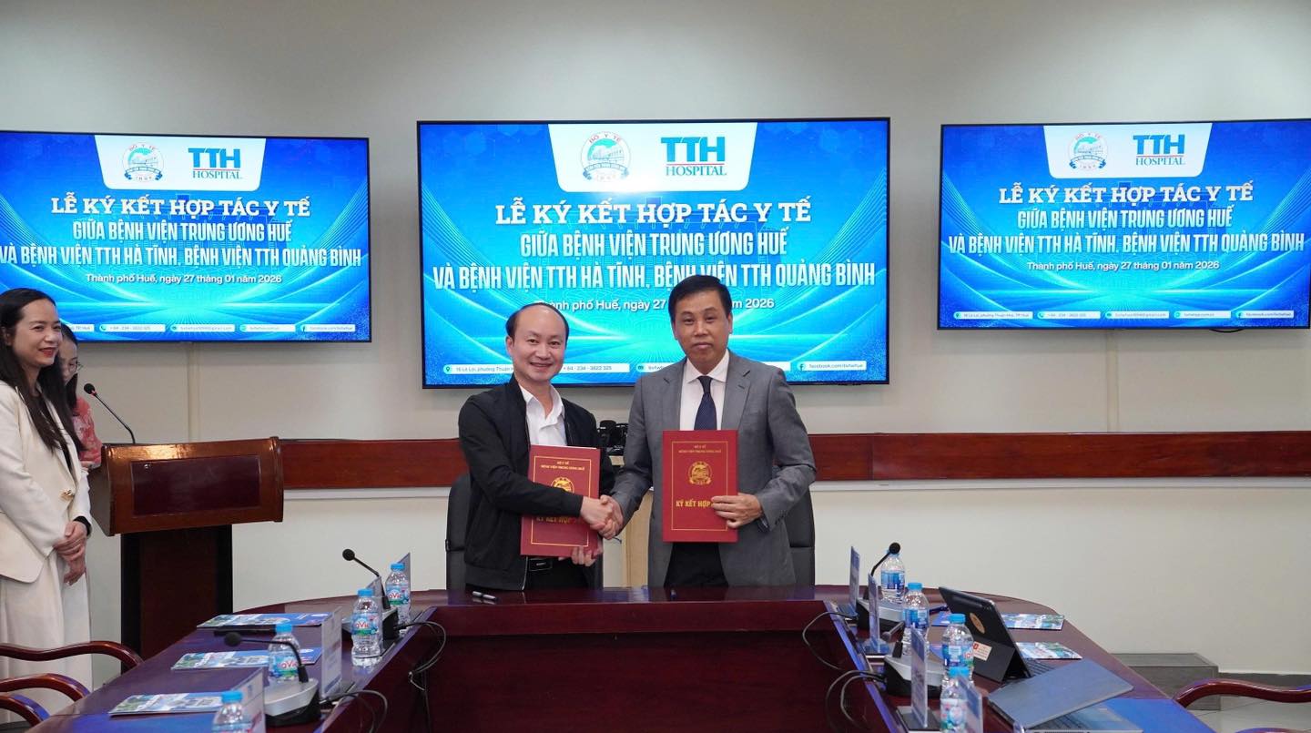 LỄ KÝ KẾT HỢP TÁC HỖ TRỢ CHUYÊN MÔN VÀ CHUYỂN GIAO KỸ THUẬT GIỮA BỆNH VIỆN TRUNG ƯƠNG HUẾ VÀ BỆNH VIỆN ĐA KHOA TTH HÀ TĨNH