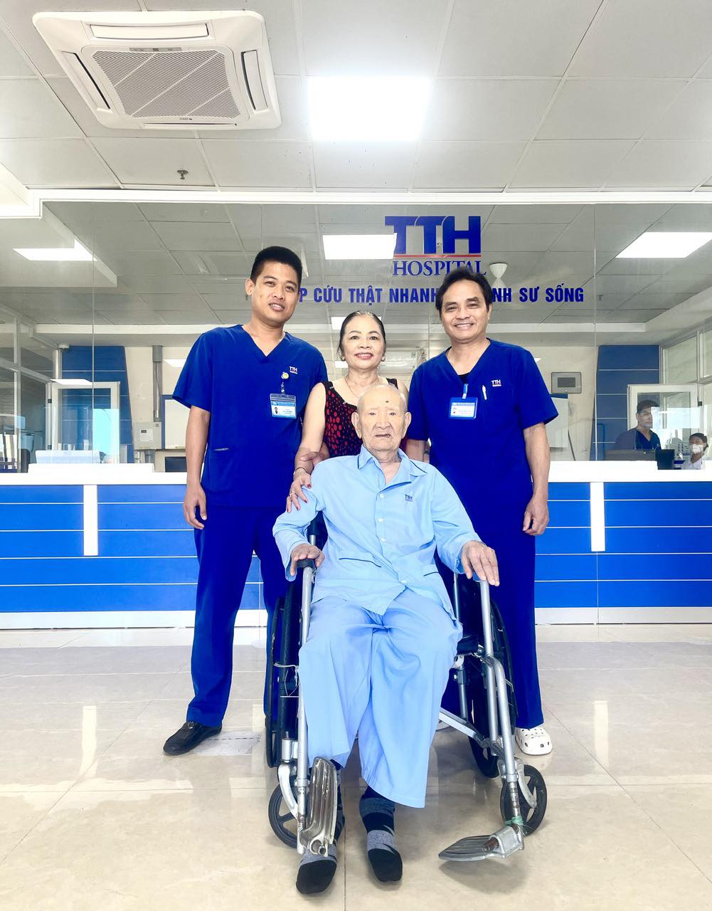 LỜI CẢM ƠN CHÂN TÌNH TỪ GIA ĐÌNH BỆNH NHÂN SAU PHẪU THUẬT ĐIỀU TRỊ UNG THƯ TUYẾN TIỀN LIỆT THÀNH CÔNG TẠI BỆNH VIỆN ĐA KHOA TTH HÀ TĨNH