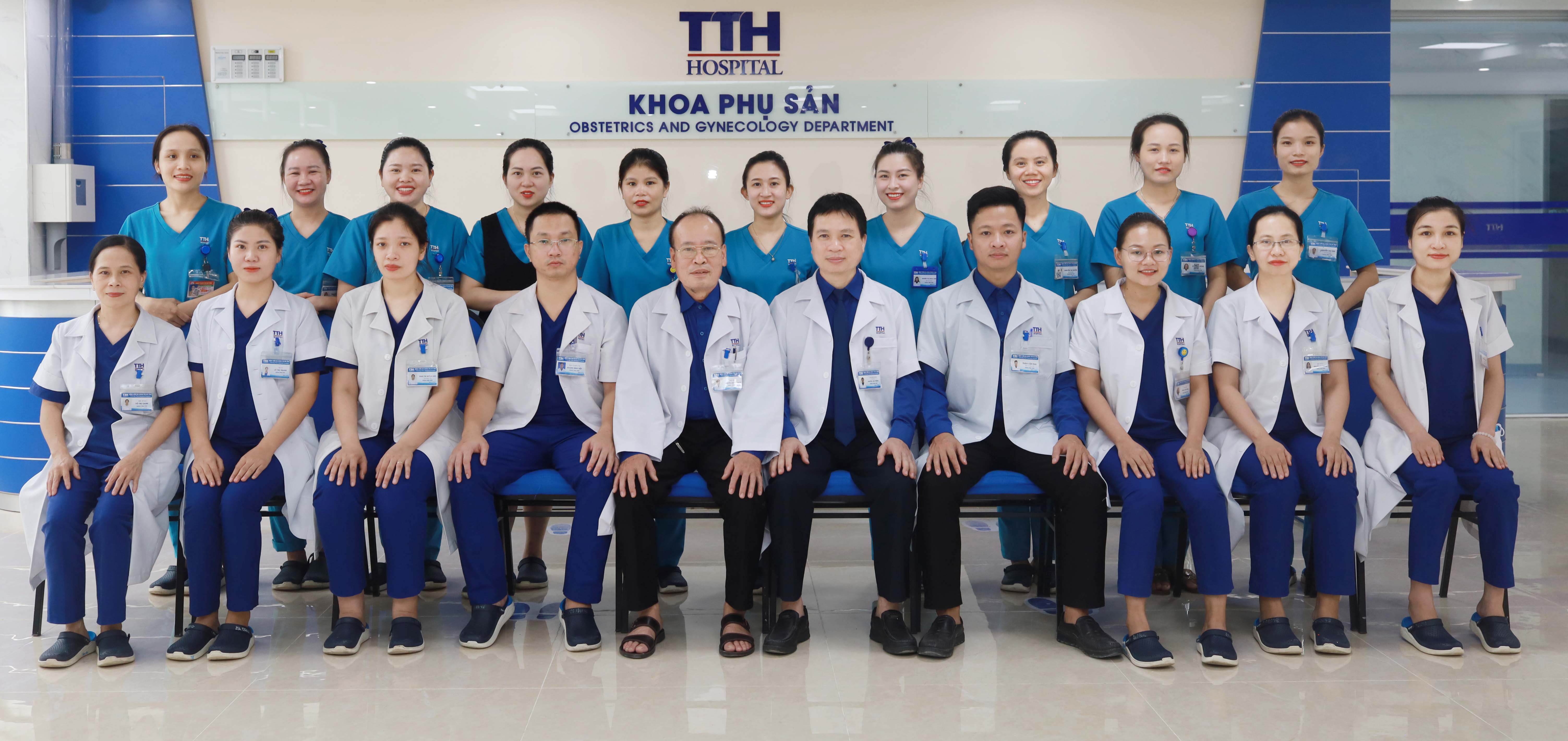 TẬP THỂ CBNV CÁC KHOA - BỆNH VIỆN ĐA KHOA TTH HÀ TĨNH