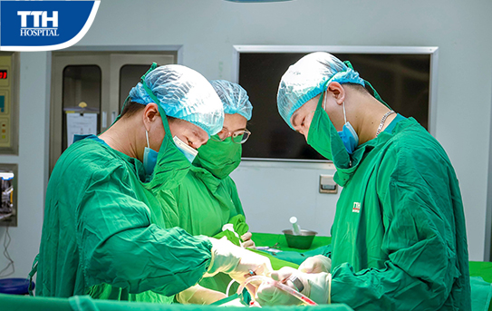 HỒI SINH VẬN ĐỘNG CHO BỆNH NHÂN BỊ HOẠI TỬ VÔ KHUẨN CHỎM XƯƠNG ĐÙI 2 BÊN