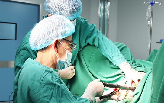 PHẪU THUẬT TRĨ ĐỘ III BẰNG PHƯƠNG PHÁP LONGO